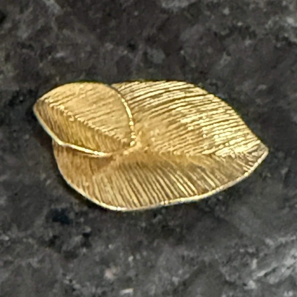 Amway Brushed Gold Tone Metal Leaf Brooch or Pendant Signed Vintage 1980's